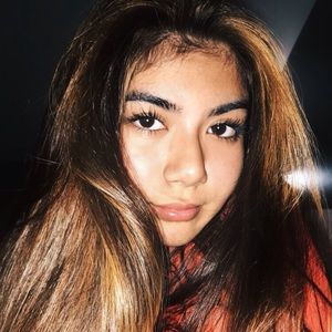 Meet your Posher, Makayla